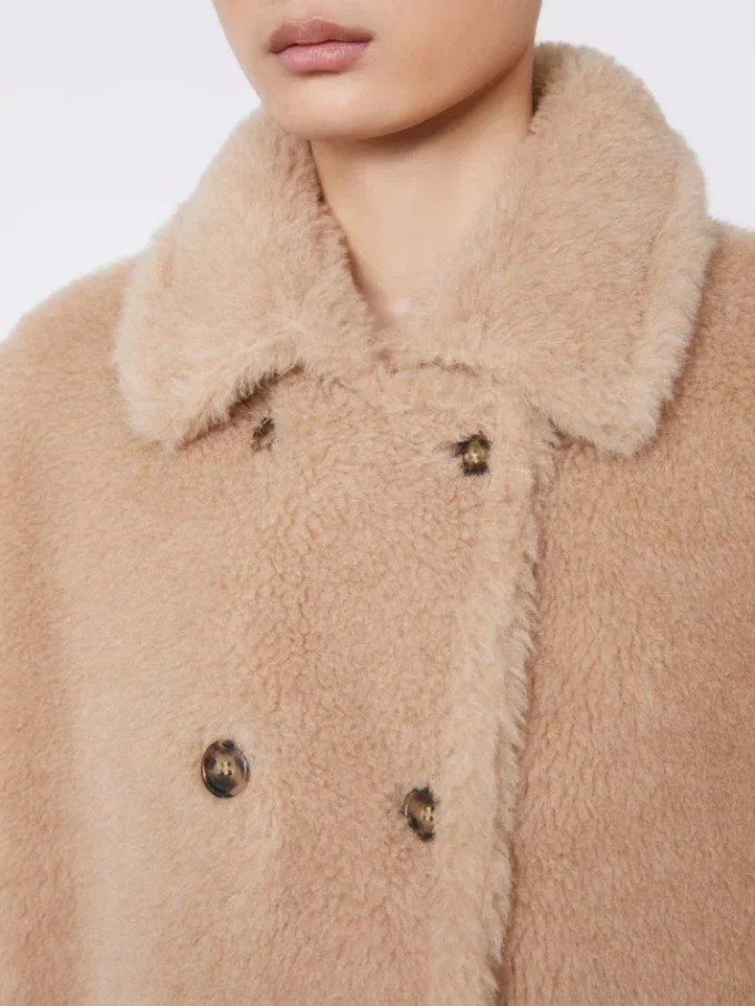 Alpaca and cashmere teddy fabric cape, beige Alpaca and cashmere teddy fabric cape, beige