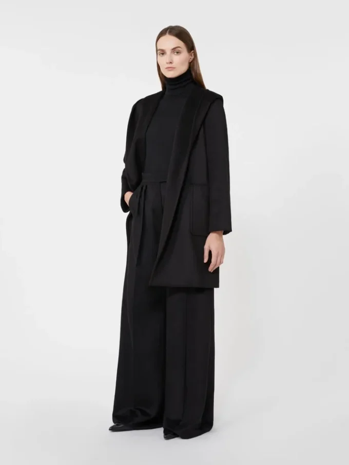 Camel robe coat, black