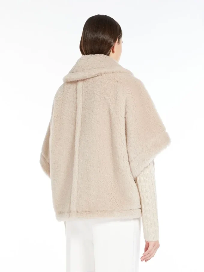 Cape in alpaca and wool teddy fabric, beige