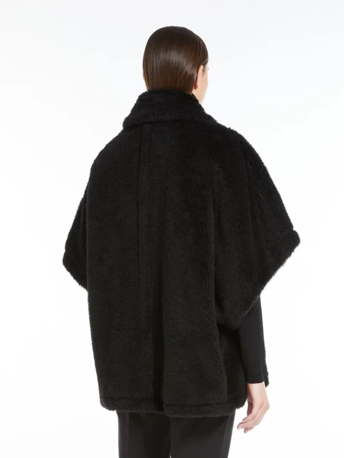 Cape in alpaca and wool teddy fabric, black