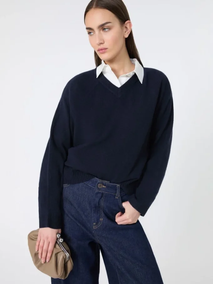 Cashmere v-neck sweater, navy