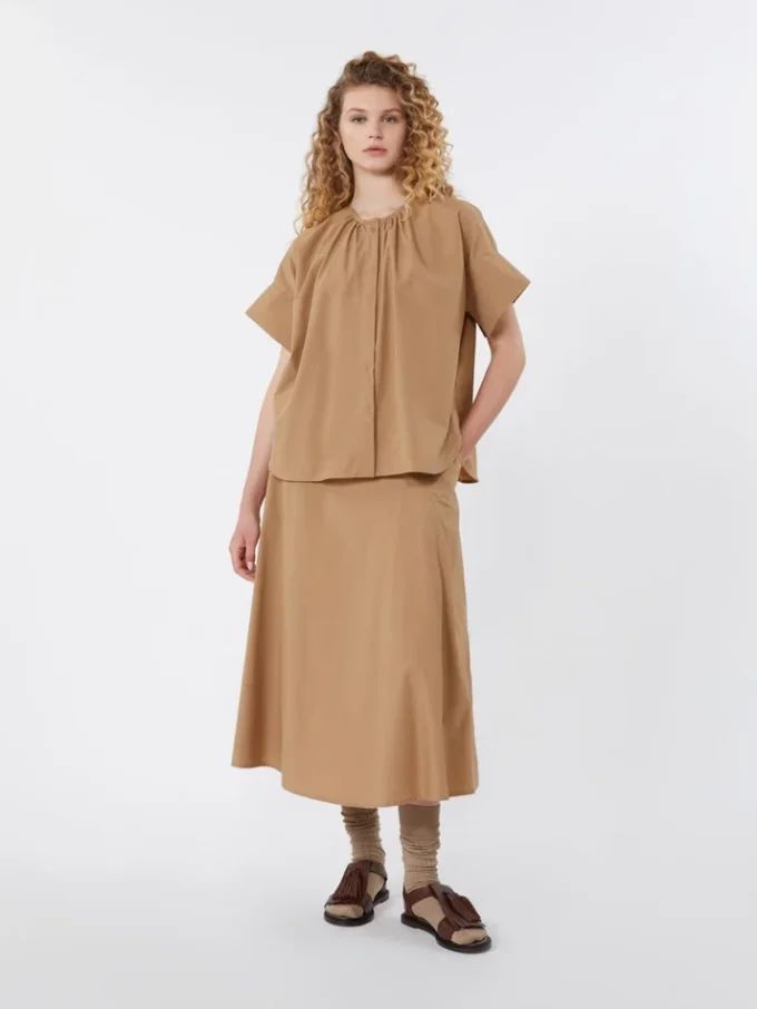 Cotton poplin crew-neck shirt, tobacco Cotton poplin crew-neck shirt, tobacco