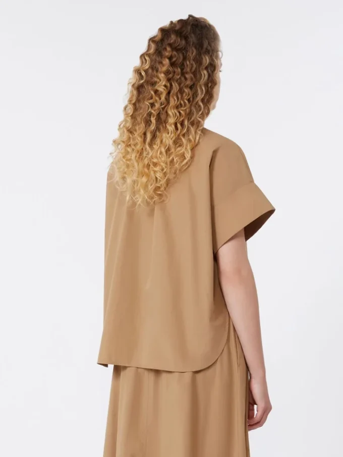 Cotton poplin crew-neck shirt, tobacco Cotton poplin crew-neck shirt, tobacco