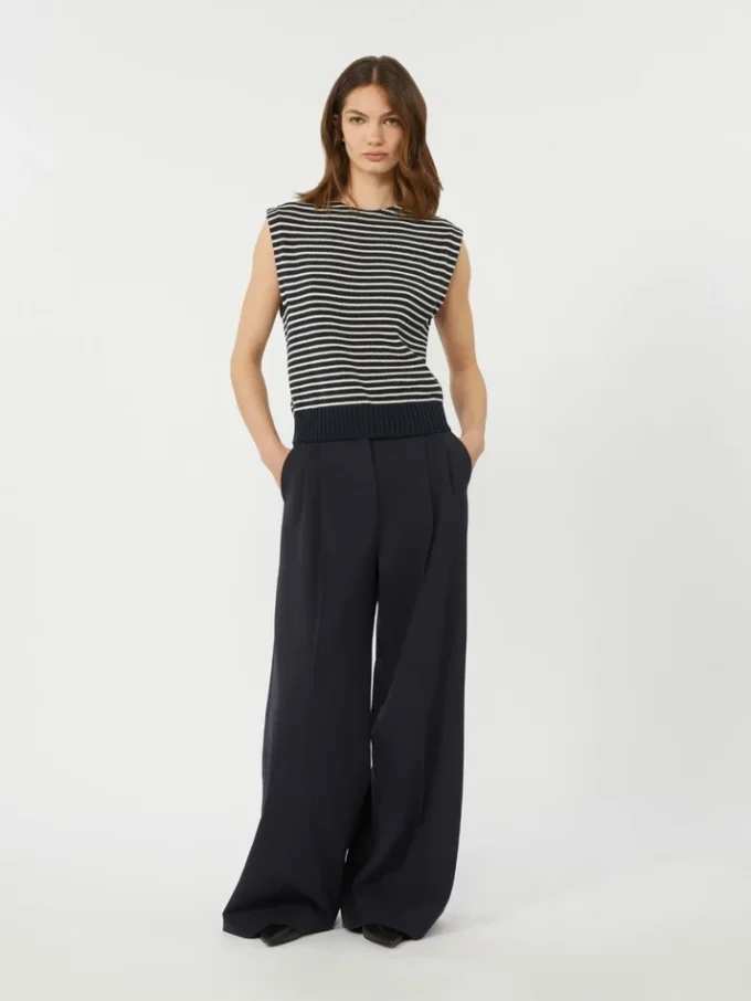 Cotton yarn gilet, navy Cotton yarn gilet, navy