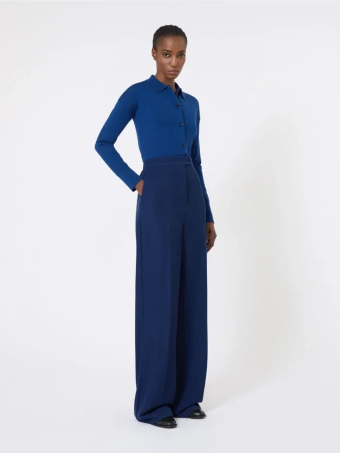 Feminine wool cardigan, china blue Feminine wool cardigan, china blue