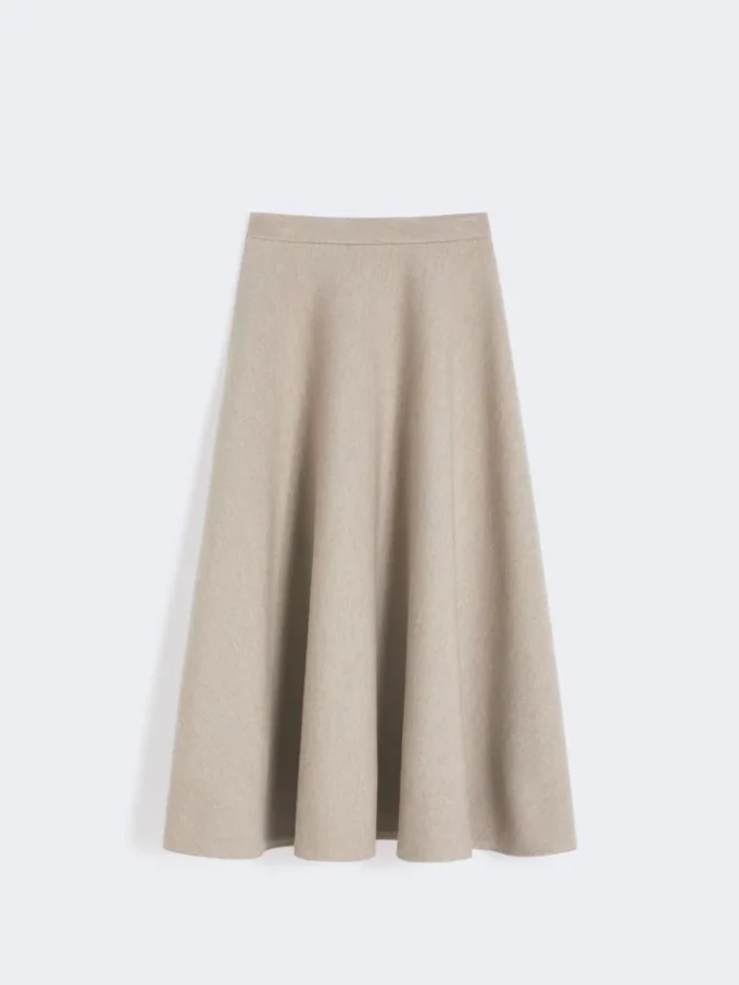 Full, tech wool skirt, sand