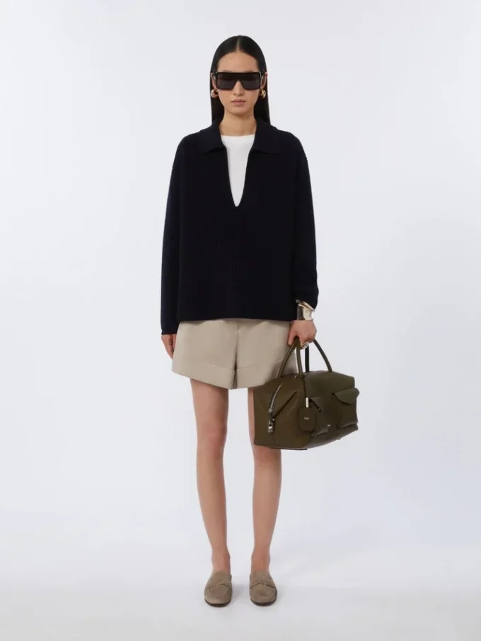 Large leather boston bag with pockets, dark brown Large leather boston bag with pockets, dark brown