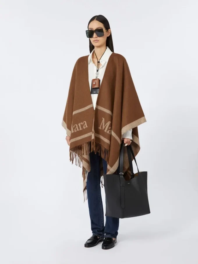 Leather archetipo handbag, black Leather archetipo handbag, black