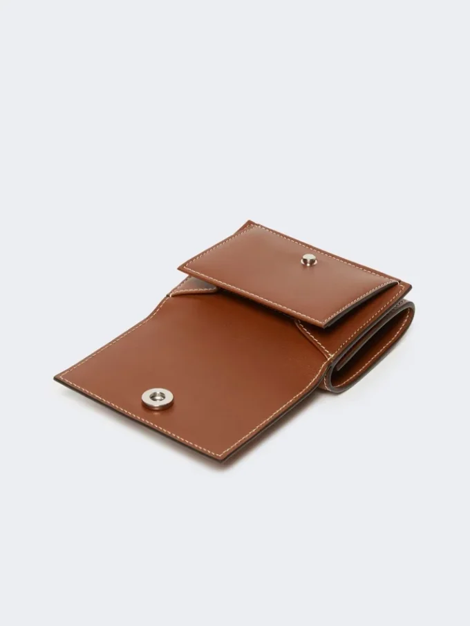 Leather tri-fold purse, amber brown Leather tri-fold purse, amber brown