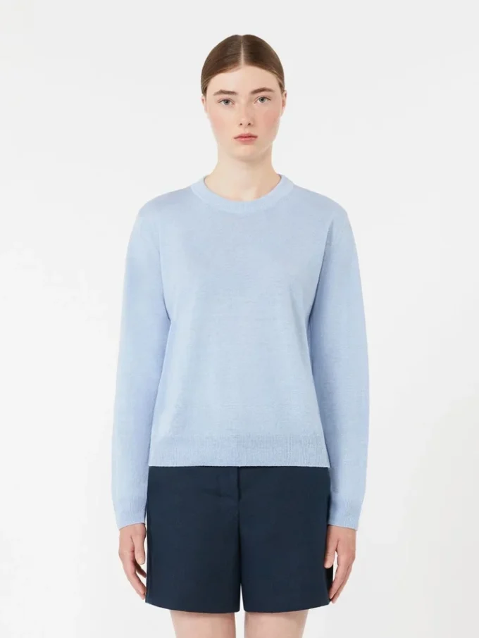 Linen yarn crew-neck sweater, sky blue Linen yarn crew-neck sweater, sky blue