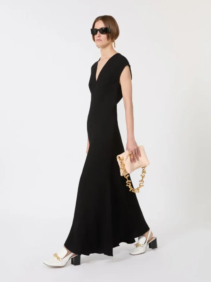 Long dress with v-neck in canneta, black Long dress with v-neck in canneta, black