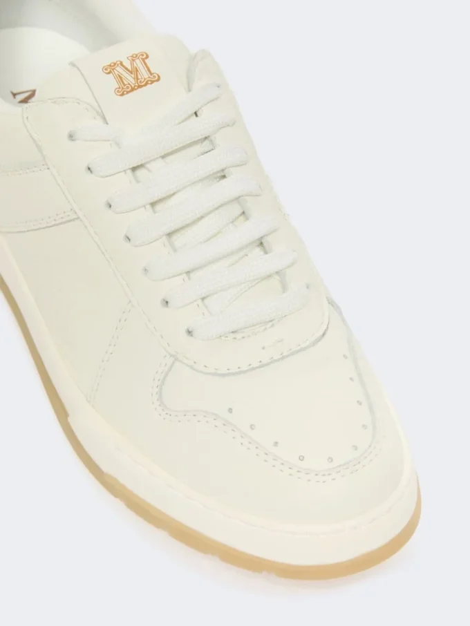 Low-top trainers in tumbled leather, white