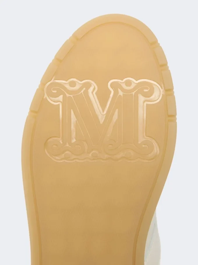 Low-top trainers in tumbled leather, white