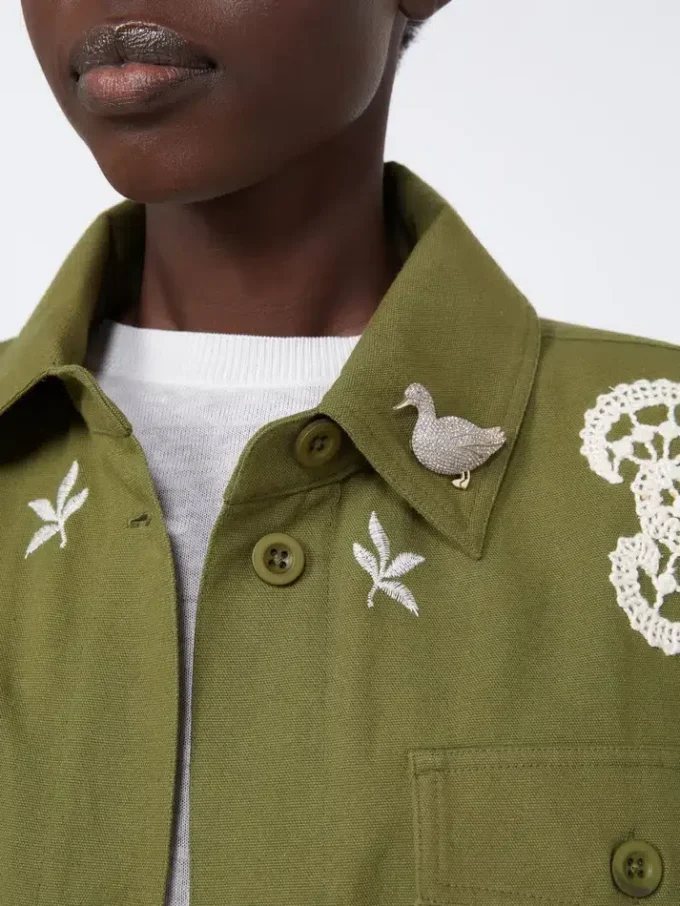 Metal brooch with rhinestones, optical white