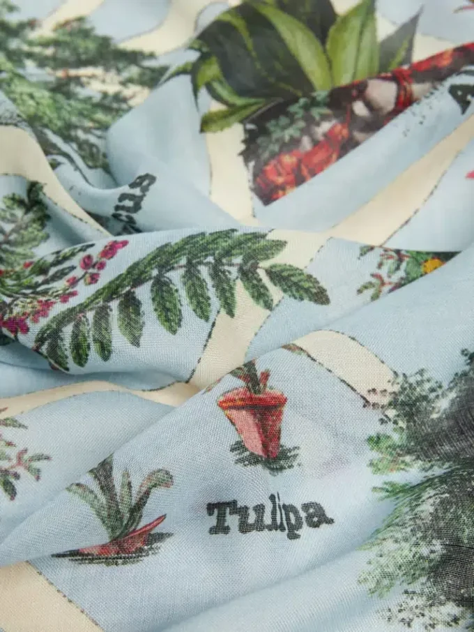 Oversized scarf in printed silk and wool, mustard