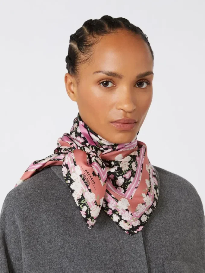 Patterned silk twill foulard, pink Patterned silk twill foulard, pink