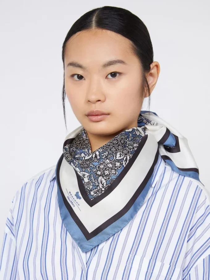 Printed silk foulard, china blue Printed silk foulard, china blue