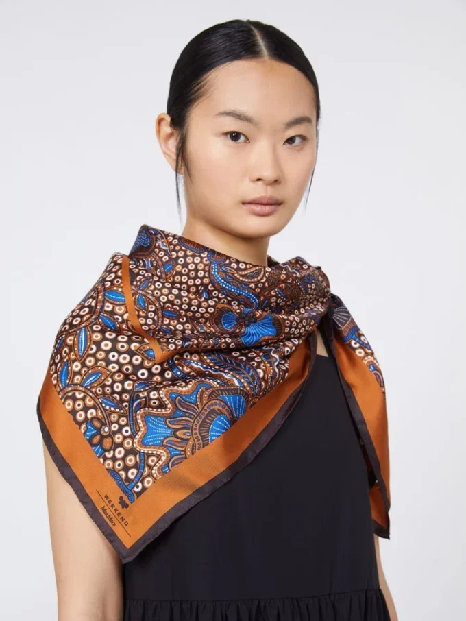 Printed silk foulard, hazelnut brown Printed silk foulard, hazelnut brown