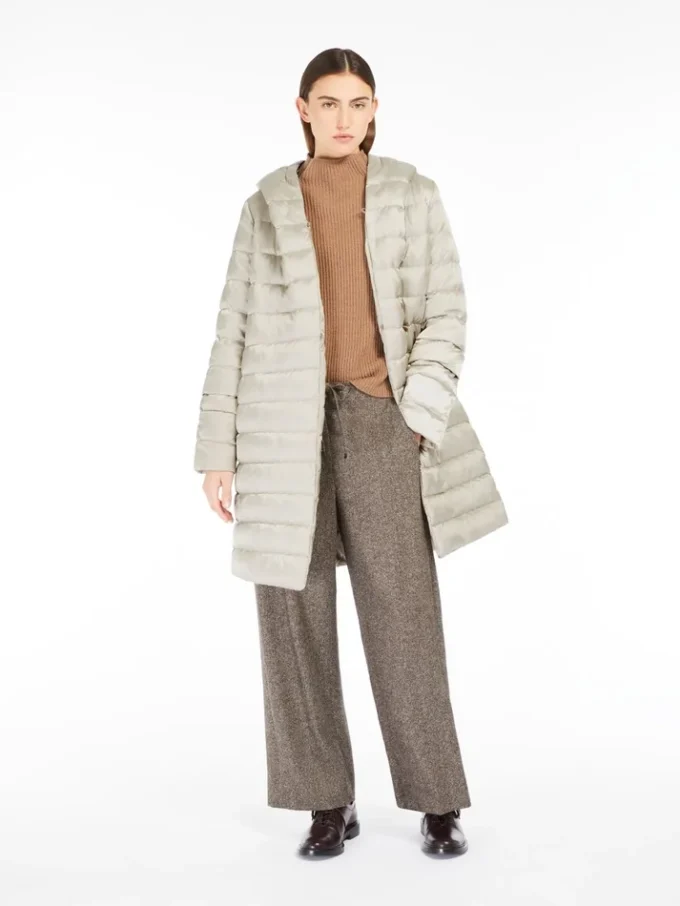 Reversible down jacket in water-repellent satin, light Reversible down jacket in water-repellent satin, light