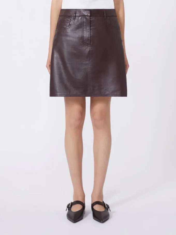 Short leather skirt, bordeaux