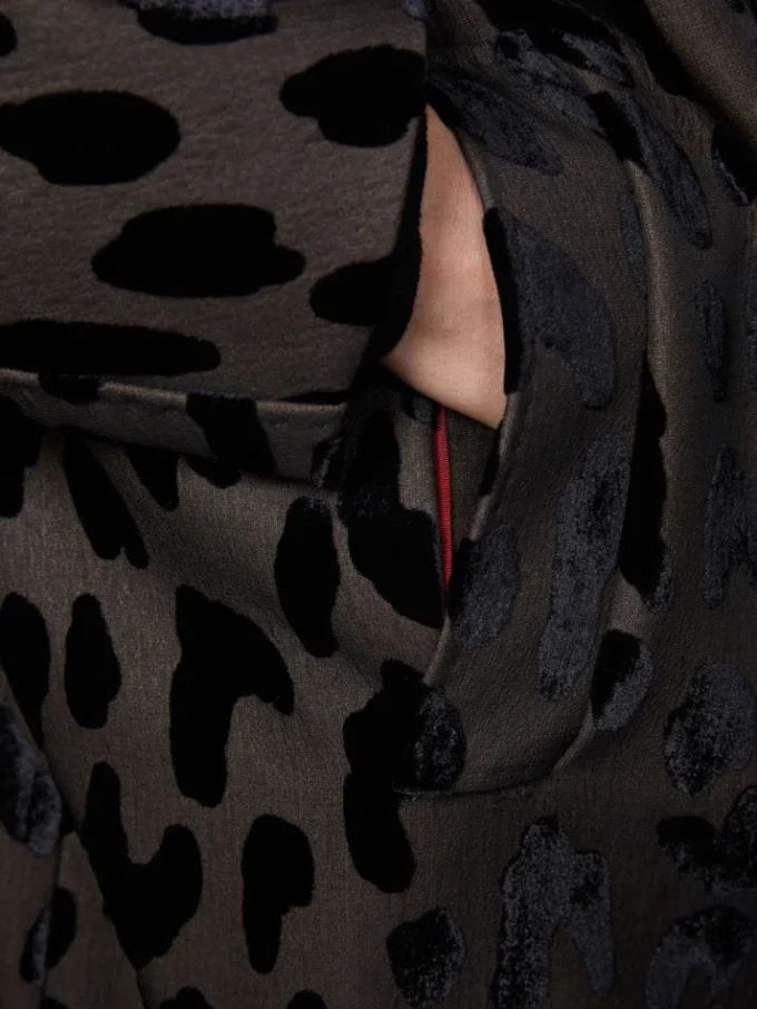 Single-breasted spotted velvet coat, black