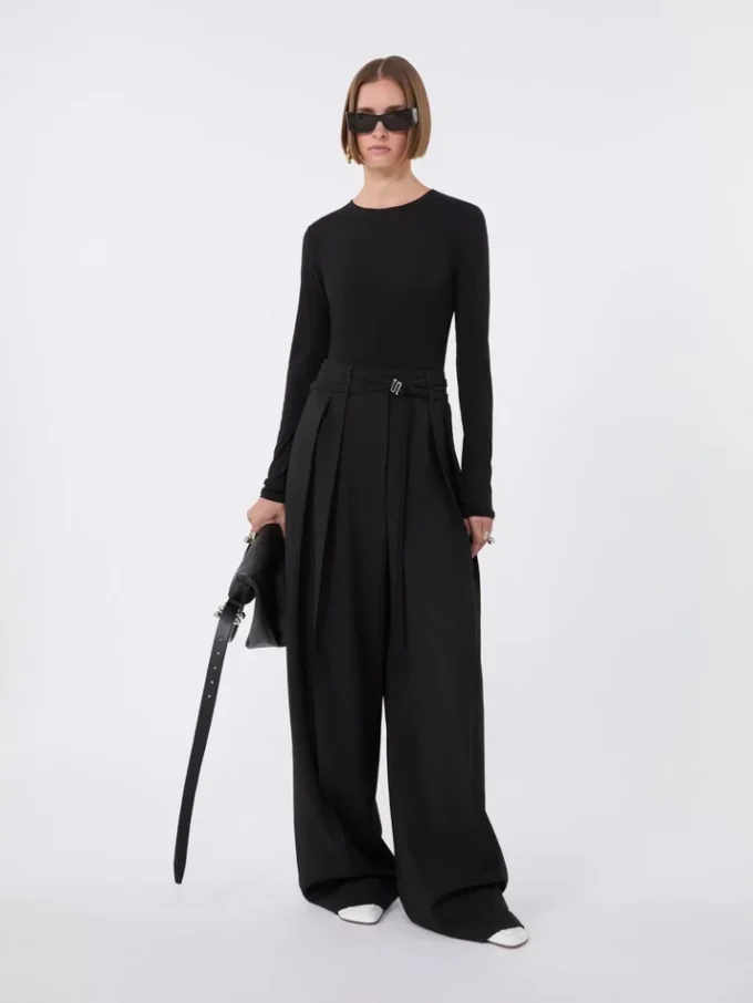 Skin-tight jersey t-shirt, black Skin-tight jersey t-shirt, black