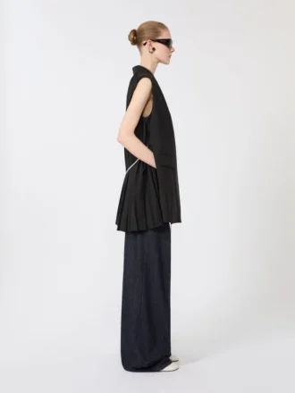 Sleeveless stretch wool blazer, black Sleeveless stretch wool blazer, black