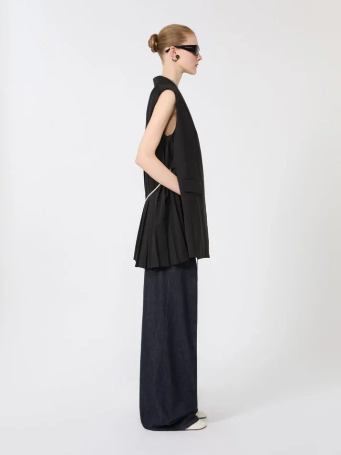 Sleeveless stretch wool blazer, black Sleeveless stretch wool blazer, black