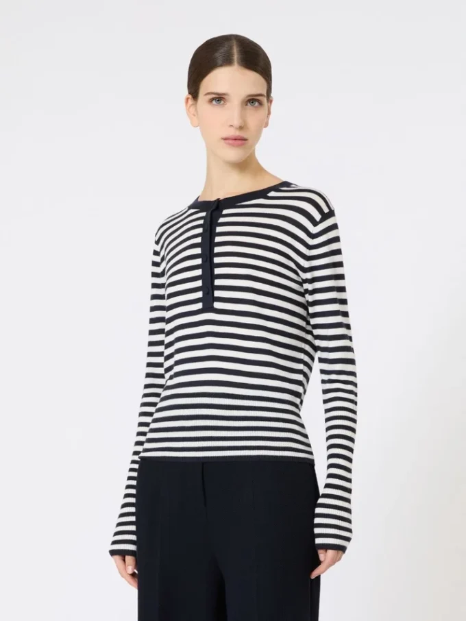 Slim-fit cashmere sweater, ivory Slim-fit cashmere sweater, ivory