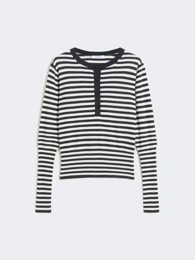 Slim-fit cashmere sweater, ivory Slim-fit cashmere sweater, ivory