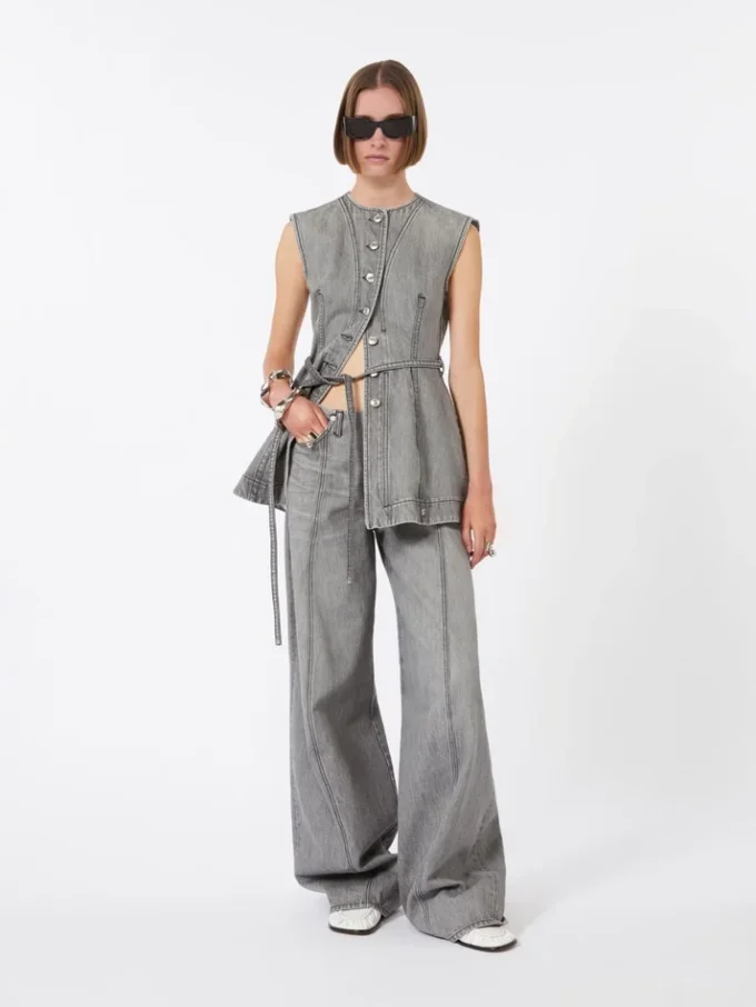 Slim-fit sleeveless denim top, black Slim-fit sleeveless denim top, black