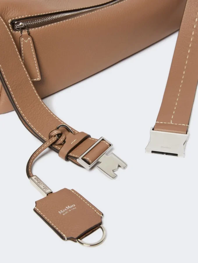 Small leather shoulder bag, brown