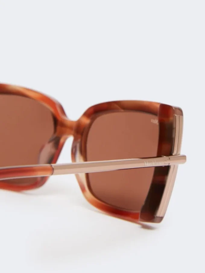 Square sunglasses, rust