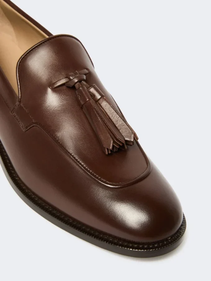 Tasselled leather loafers, cocoa Tasselled leather loafers, cocoa