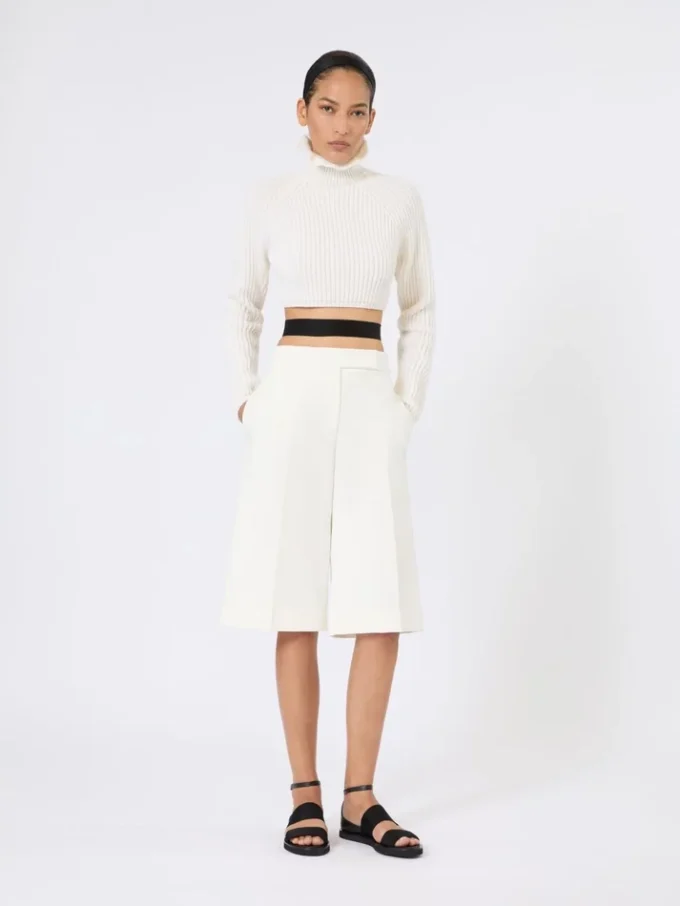 Viscose crepe jersey bermuda shorts, white Viscose crepe jersey bermuda shorts, white