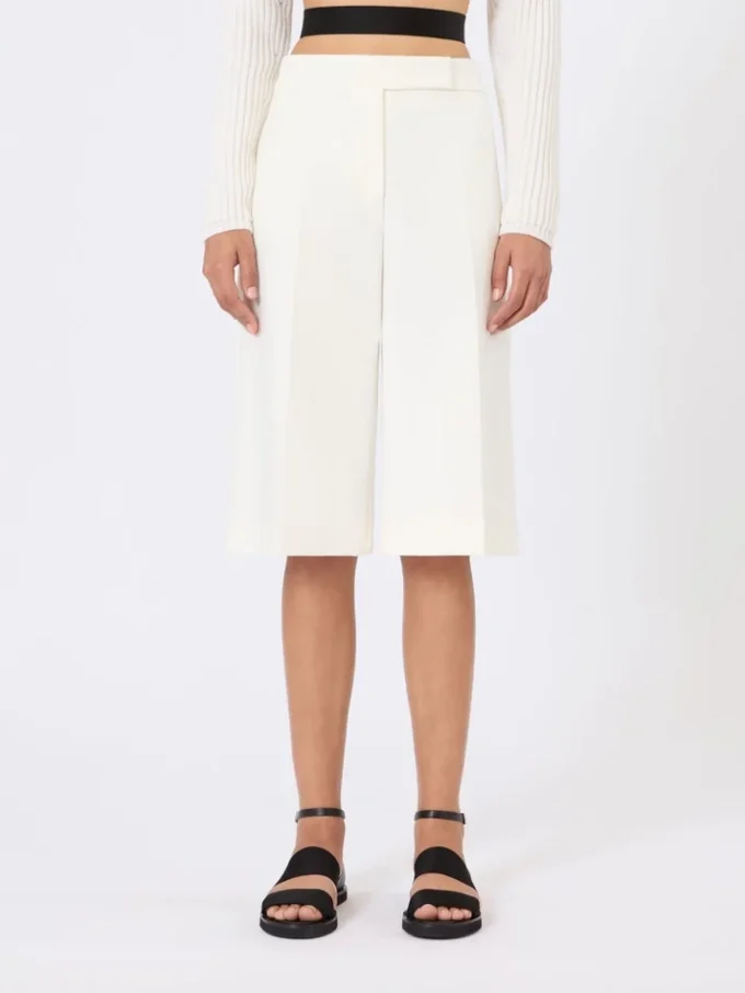 Viscose crepe jersey bermuda shorts, white Viscose crepe jersey bermuda shorts, white