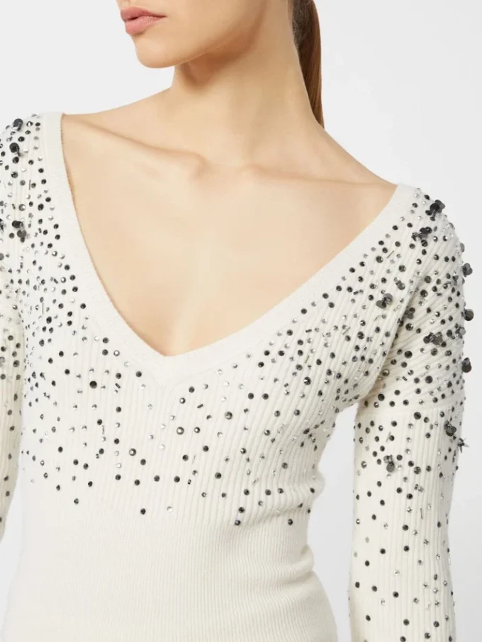 Wool and cashmere v-neck sweater, ivory Wool and cashmere v-neck sweater, ivory