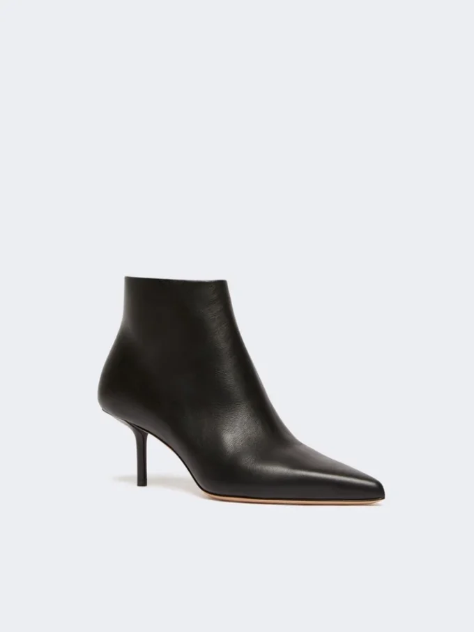 Zip-up leather ankle boots, black