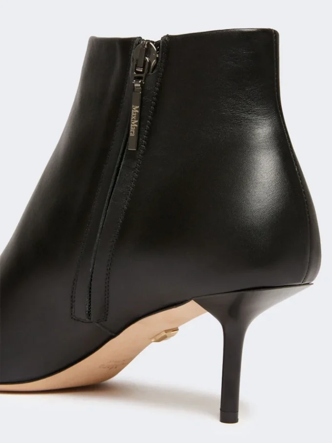 Zip-up leather ankle boots, black